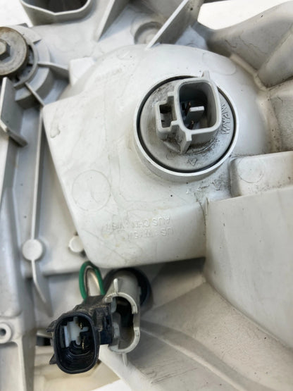 2008-2010 TOYOTA HIGHLANDER FRONT LEFT DRIVER SIDE HEADLIGHT HEADLAMP OEM