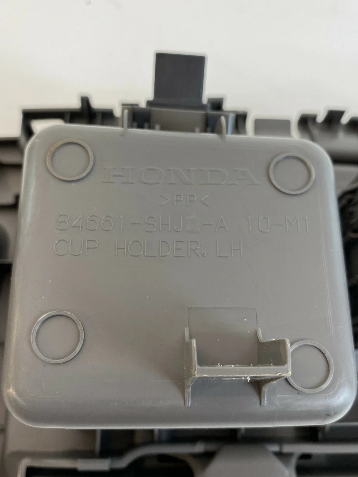 2008 2009 2010 HONDA ODYSSEY REAR LEFT DRIVER QUARTER ARMREST W/ CUP HOLDER OEM