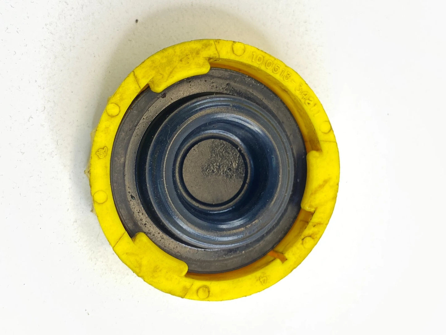 2001-2005 01-05 CHRYSLER PT CRUISER BRAKE FLUID MASTER CYLINDER CAP 100513-34211
