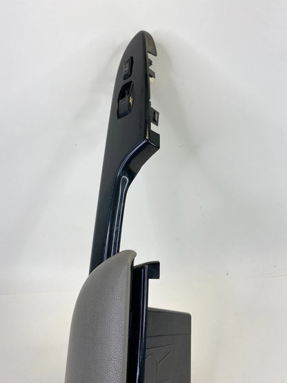 04-10 TOYOTA SIENNA FRONT RIGHT SIDE DOOR ARMREST W/ WINDOW SWITCH 74231-AE011