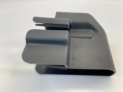 00 01 NISSAN ALTIMA SEAT FRONT RIGHT SIDE TRACK RAIL END COVER CAP TRIM 87508-0Z
