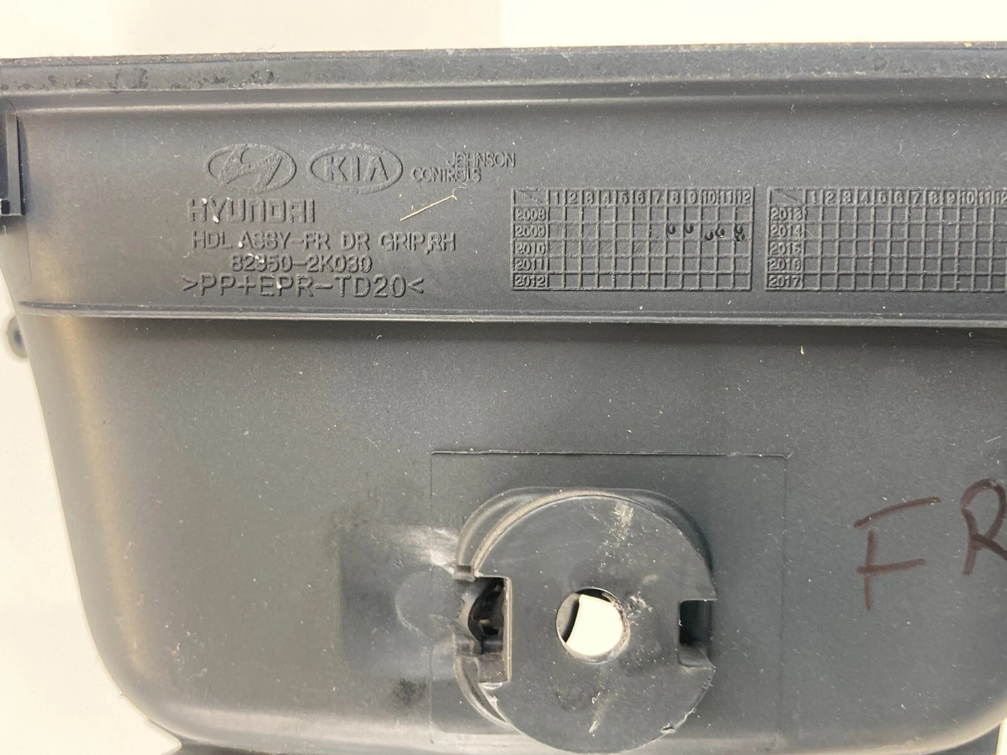 2010-2013 KIA SOUL FRONT RIGHT SIDE DOOR WINDOW SWITCH BEZEL TRIM 82350-2K030