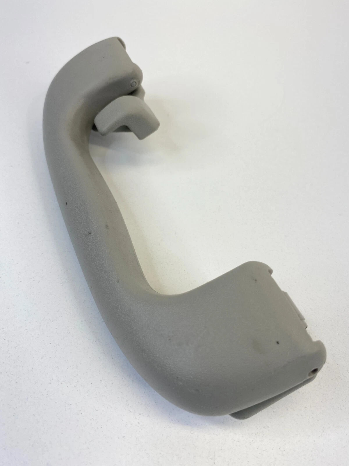 2013-2015 CHEVY MALIBU REAR LEFT DRIVER SIDE CEILING ASSIST GRIP HANDLE GRAY OEM