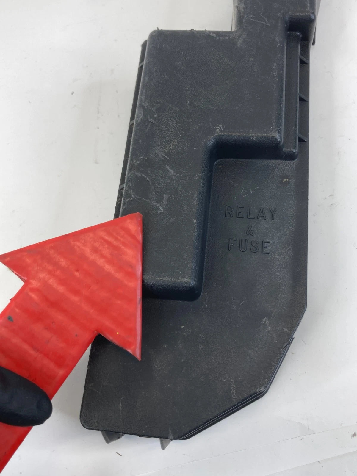 1999 99 TOYOTA CAMRY 2.2L ENGINE FUSE BOX RELAY COVER LID CAP OEM