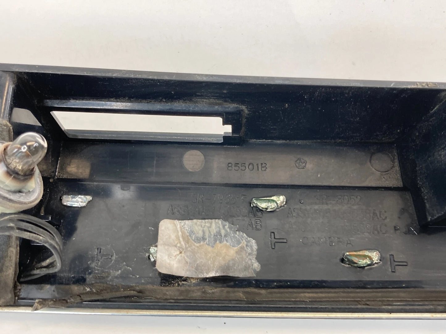 2008-2010 CHRYSLER TOWN & COUNTRY REAR LIFTGATE HANDLE MOLDING TRIM 05109538AC