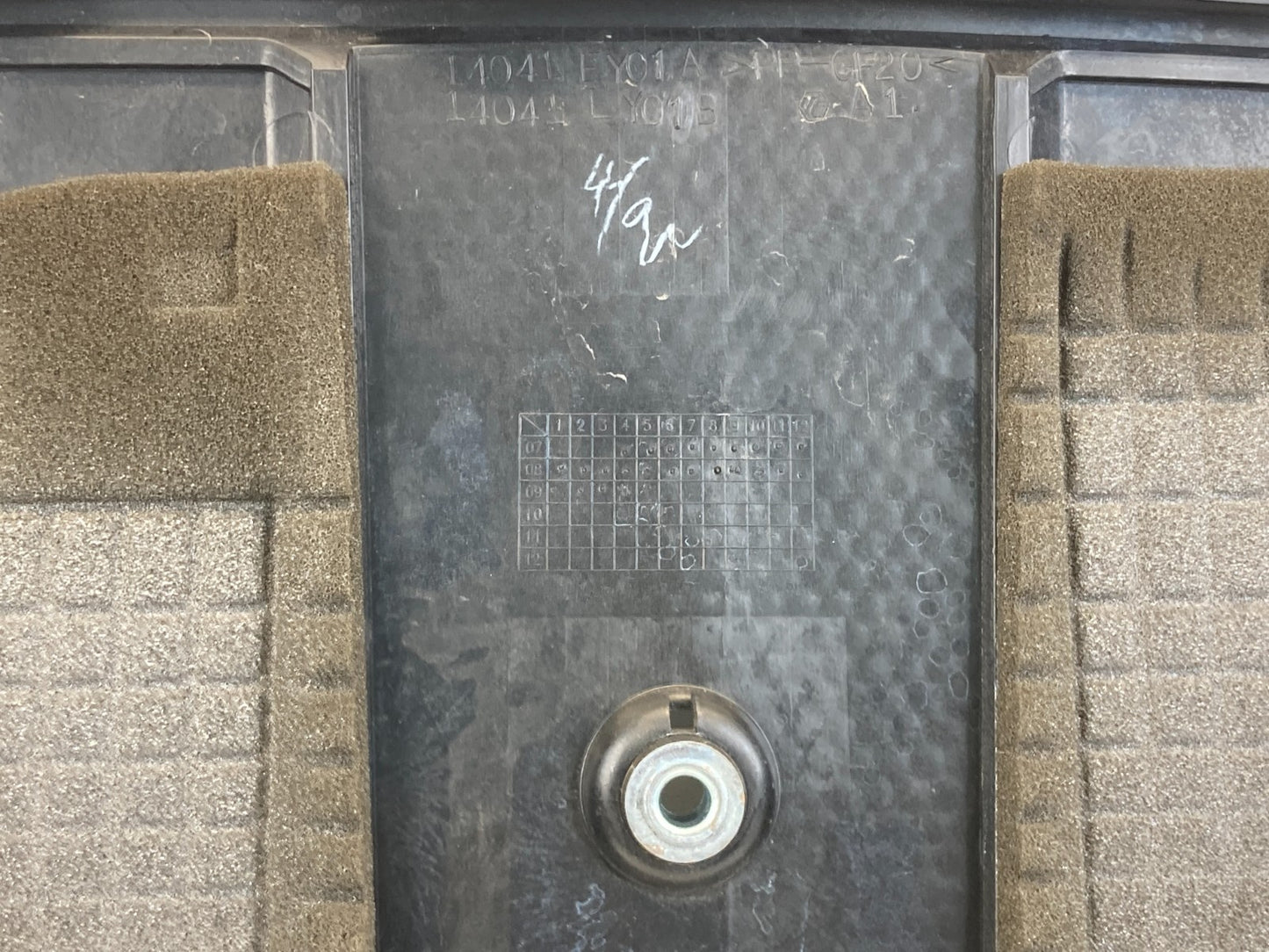 2008-2013 Infiniti G37 3.7L V6 VVEL Engine Motor Top Cap Cover 14041-EY01A OEM