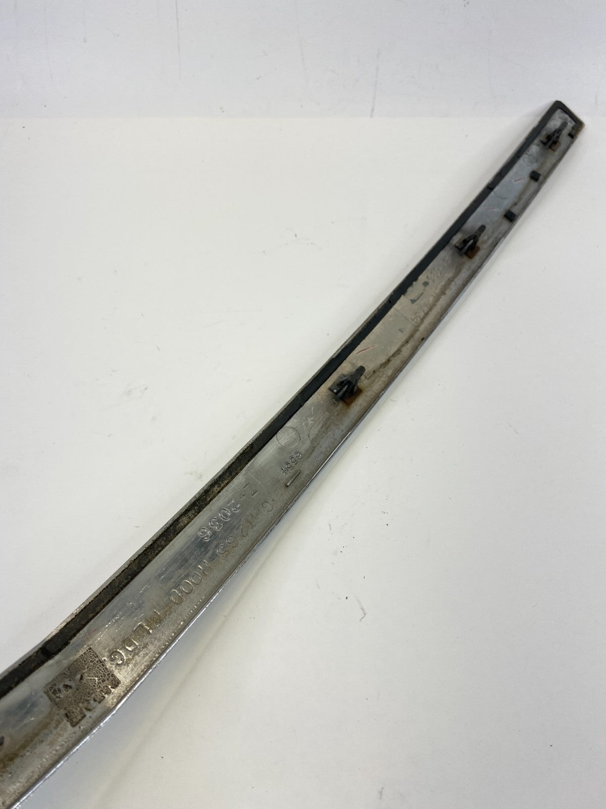 2004-2009 Cadillac SRX Front Hood Panel Upper Trim Molding Chrome 25844085 OEM