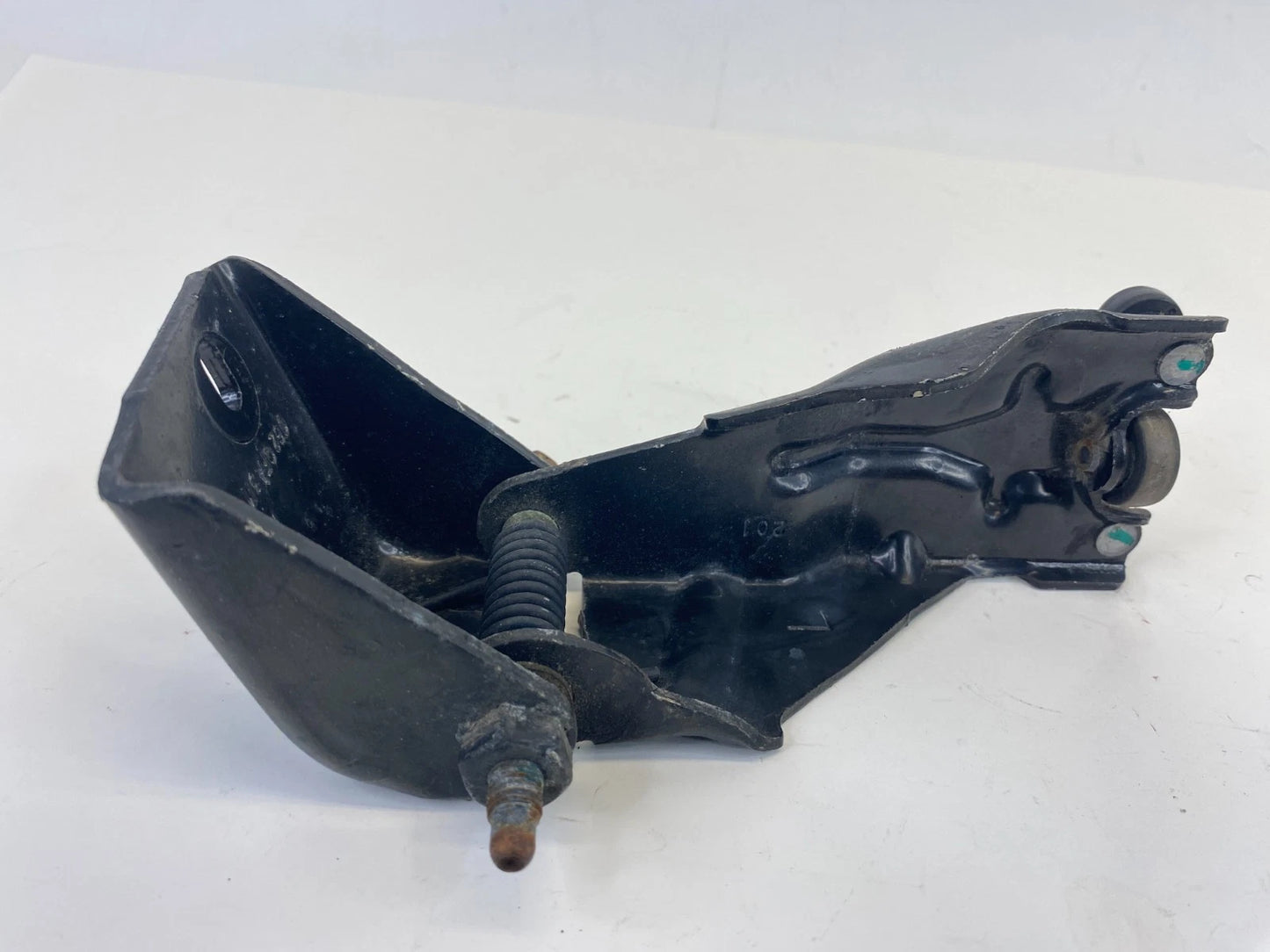 OEM 2008-2016 TOWN & COUNTRY REAR LEFT SIDE SLINDING DOOR CENTER HINGE 5020673AE