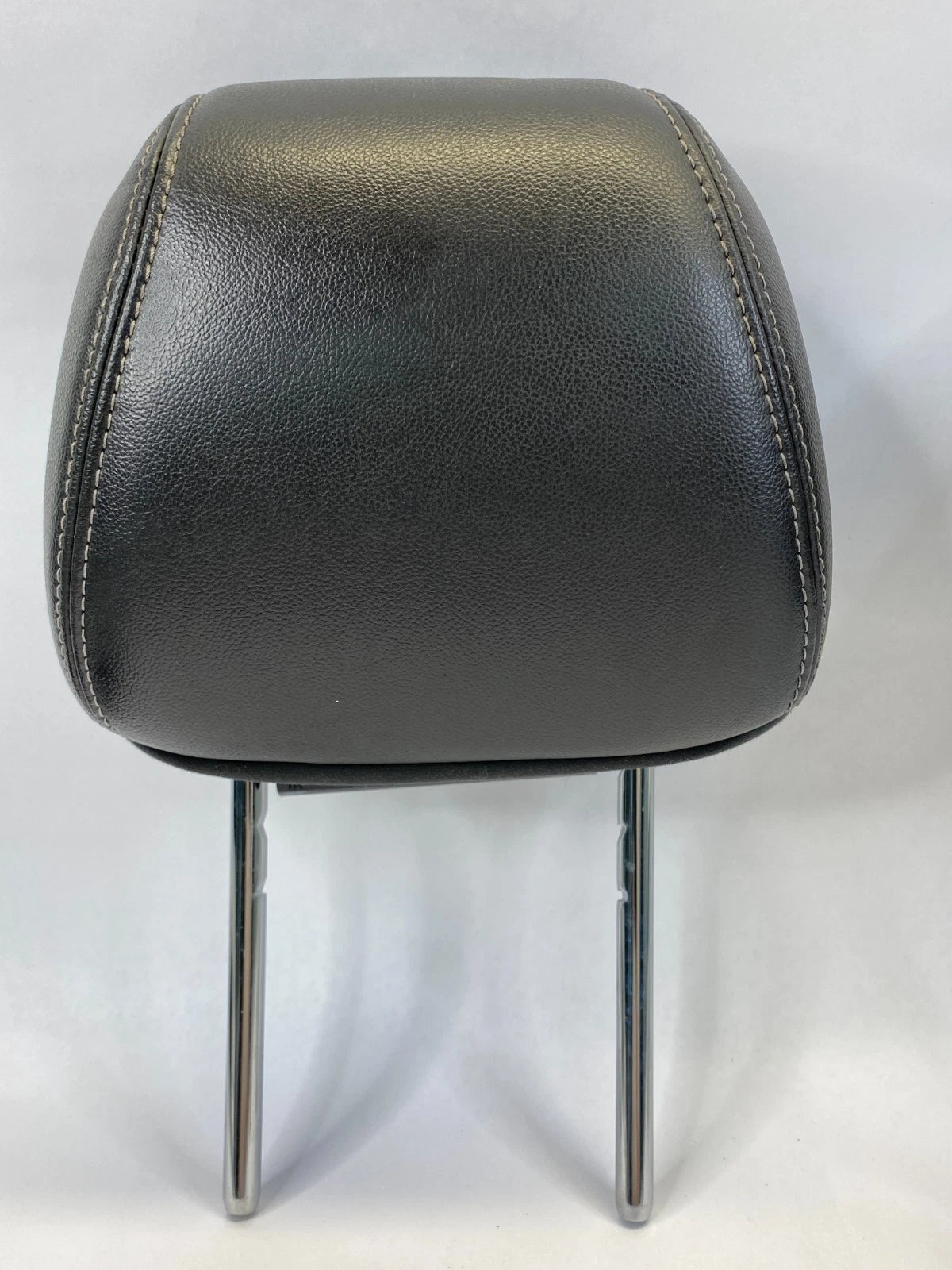 2012-2018 FORD FOCUS FRONT HEADREST BLACK LEATHER DRIVER AND PASSENGER SIDE OEM