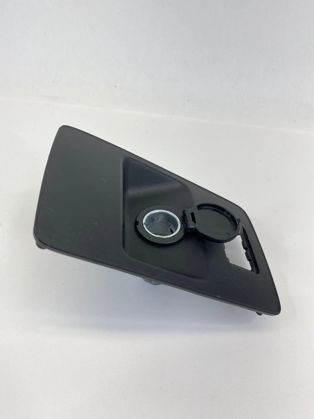 2011-2017 DODGE JOURNEY REAR CENTER CONSOLE POWER OUTLET BEZEL TRIM 100001080