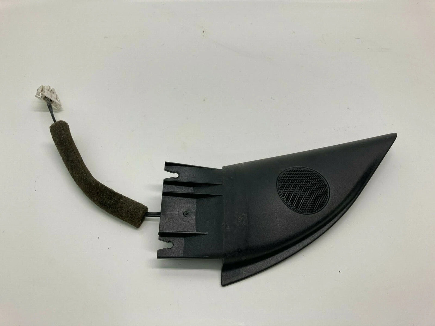 02-05 VOLKSWAGEN PASSAT LEFT DRIVER DOOR TWEETER SPEAKER CORNER COVER 3B0837973L
