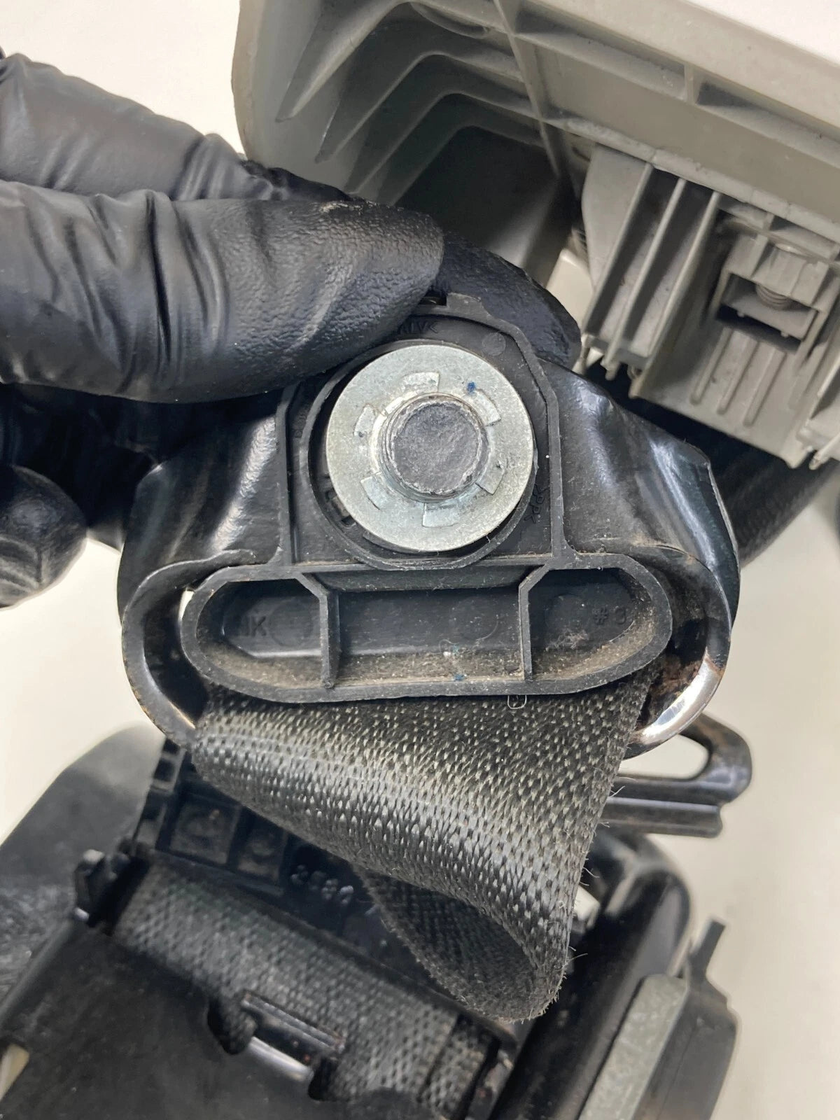 11-16 CHEVROLET CRUZE FRONT LEFT SIDE SEAT BELT RETRACTOR & TENSIONER W/ COVER