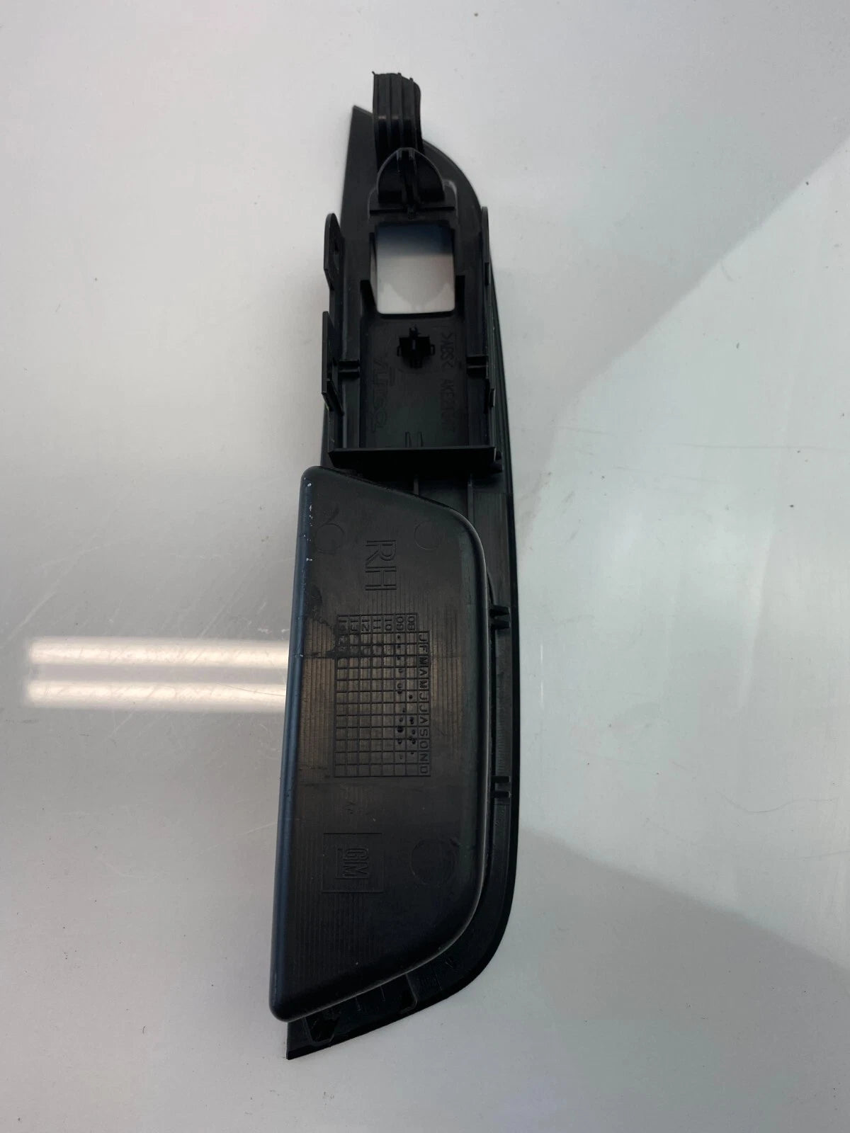 10-17 CHEVROLET EQUINOX REAR RIGHT SIDE DOOR WINDOW SWITCH COVER BEZEL AKE21347