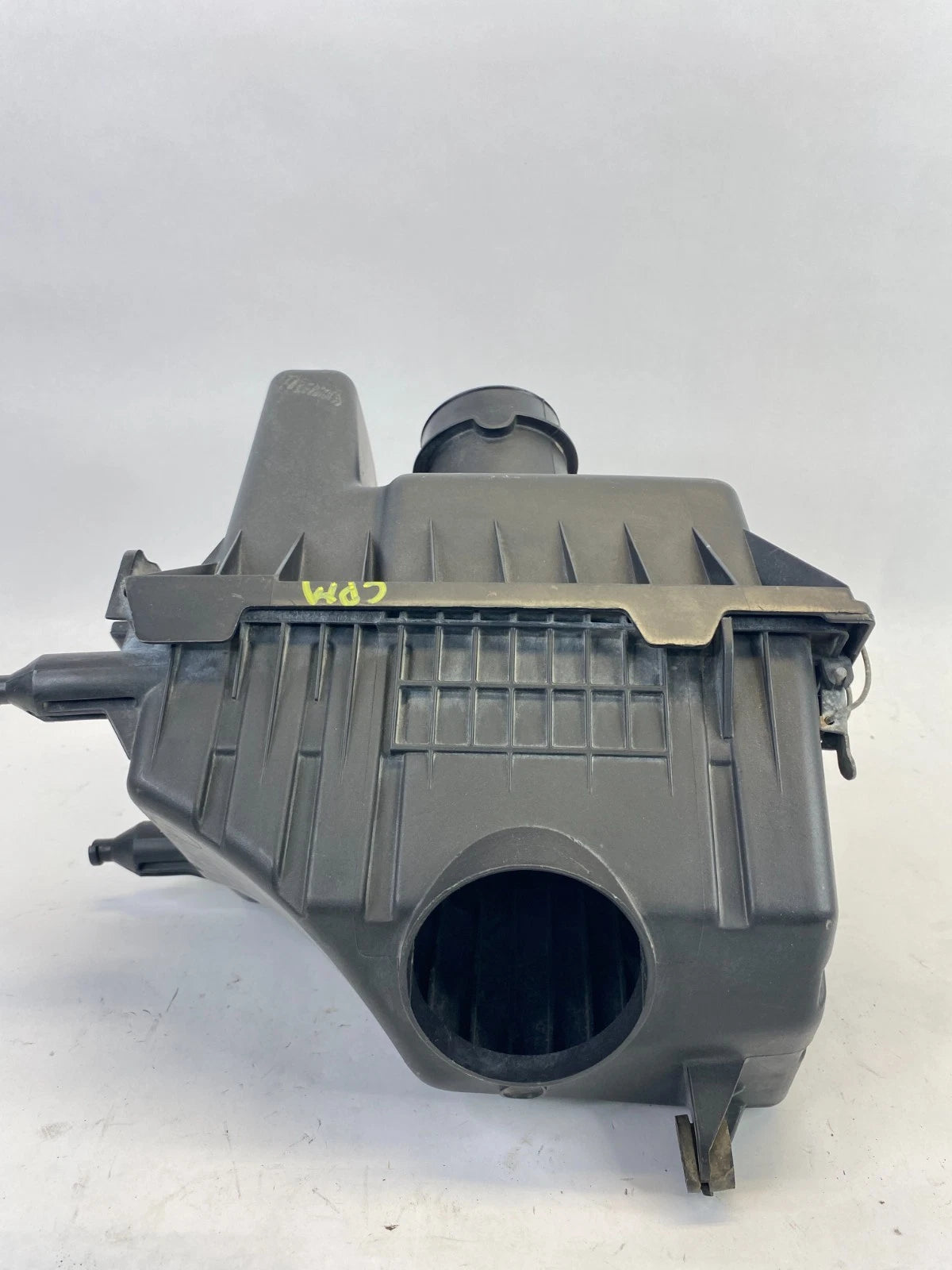 2009-2012 FORD ESCAPE 2.5L AIR CLEANER INTAKE FILTER BOX HOUSING 8L84-9600-BD