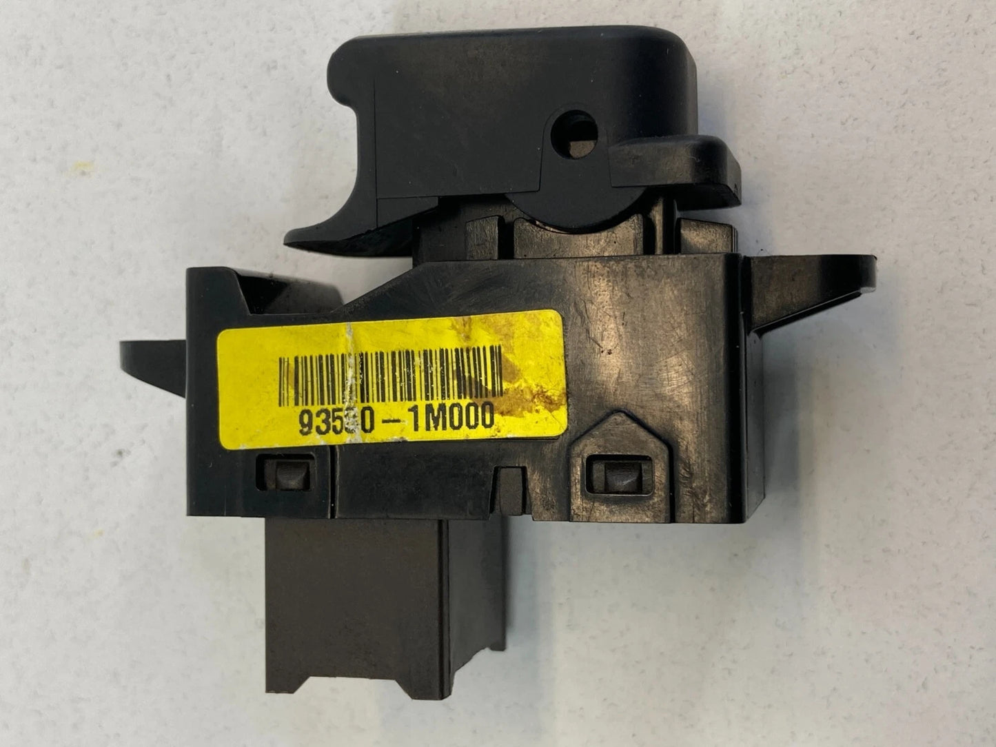 2010-2013 KIA FORTE REAR LEFT DRIVER DOOR WINDOW CONTROL SWITCH 93580-1M000 OEM