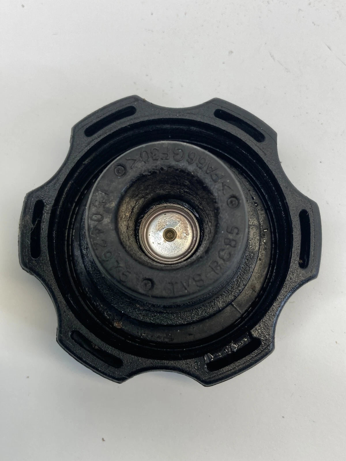 2009-2017 CHEVROLET TRAVERSE ENGINE RADIATOR COOLANT RESERVOIR TANK CAP 15042975