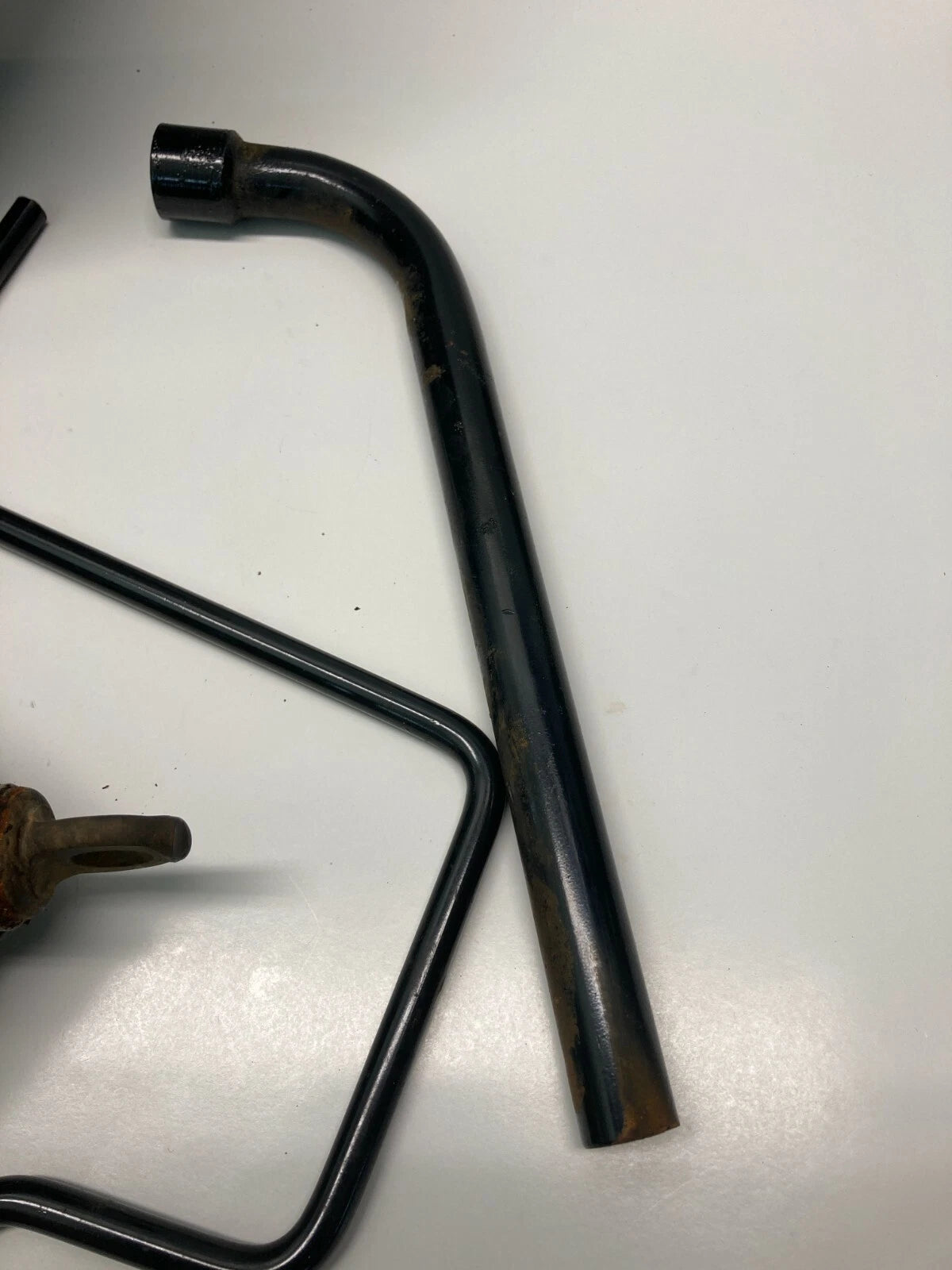 2005-2011 SAAB 9-3 SEDAN SPARE TIRE EMERGENCY JACK & TOOL KIT ASSY 13162851 OEM