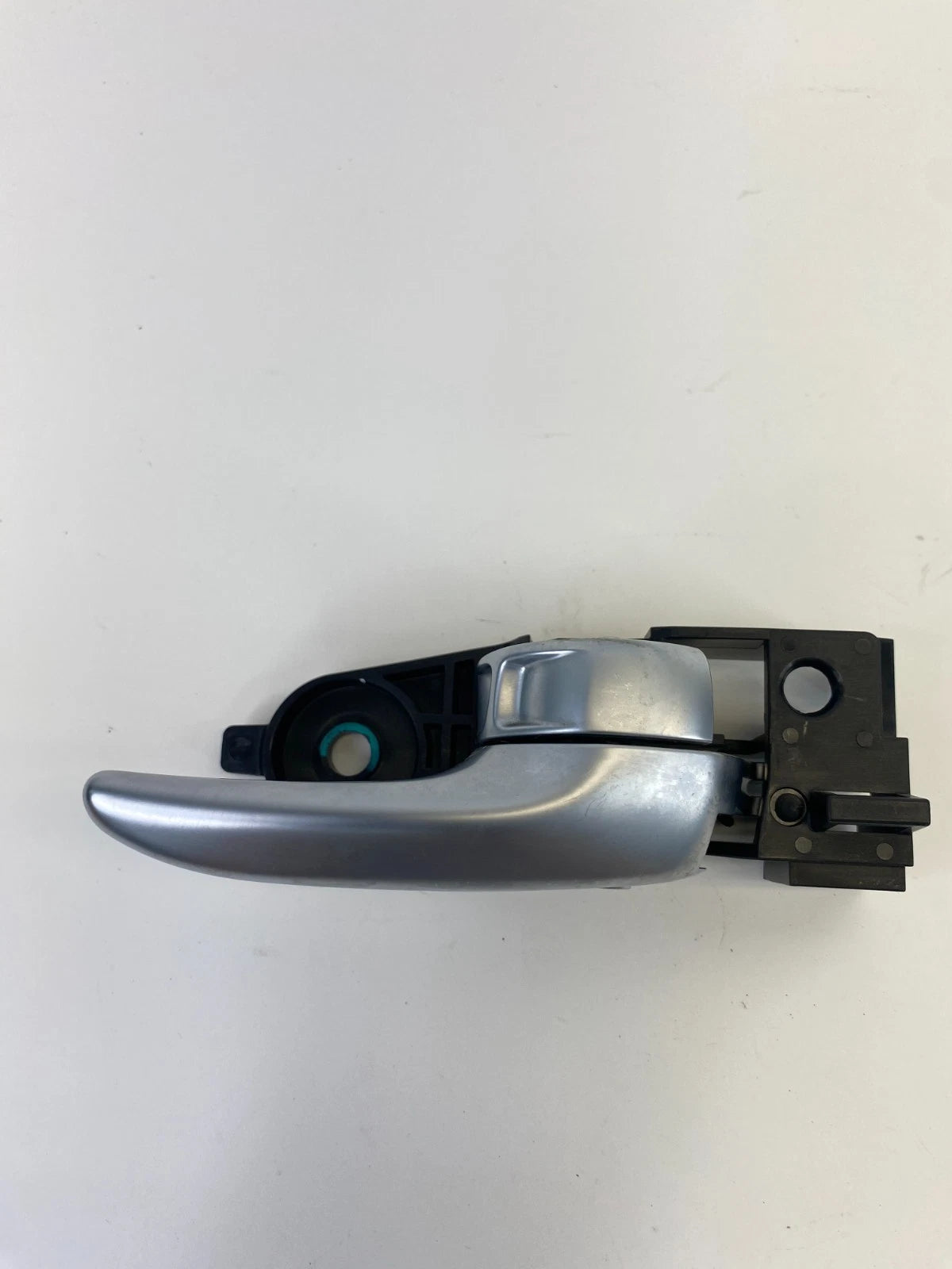 2015-2017 Chrysler 200 Rear Right Side Interior Inner Door Handle 3038087 OEM