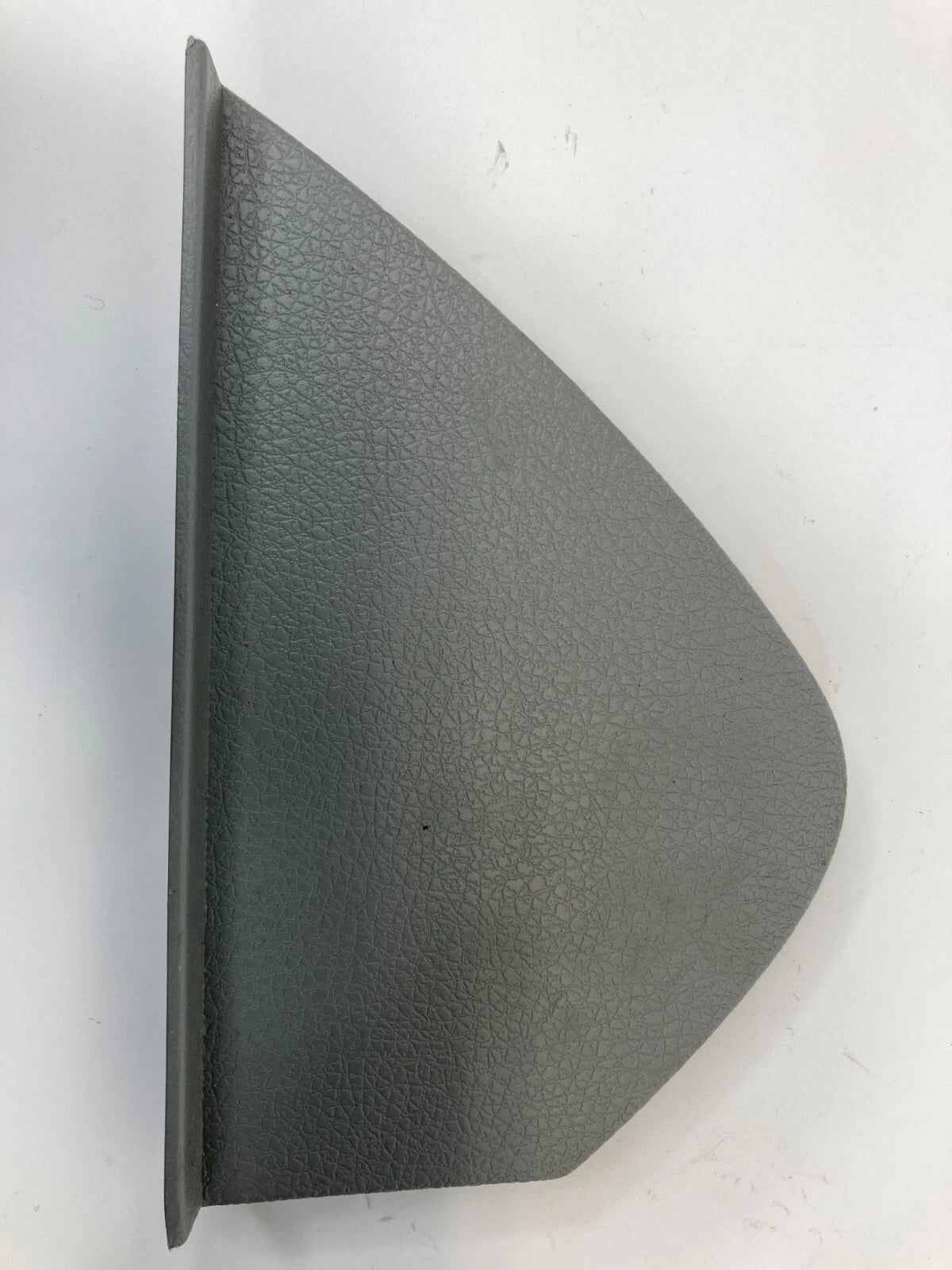 05-09 FORD MUSTANG DASH RIGHT PASSENGER SIDE END CAP TRIM PANEL 4R3X-6304480-A