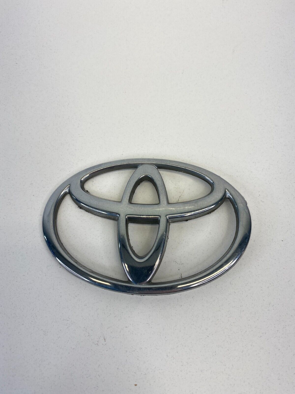 1997-2001 Toyota Camry Emblem Badge Logo Symbol Chrome OEM