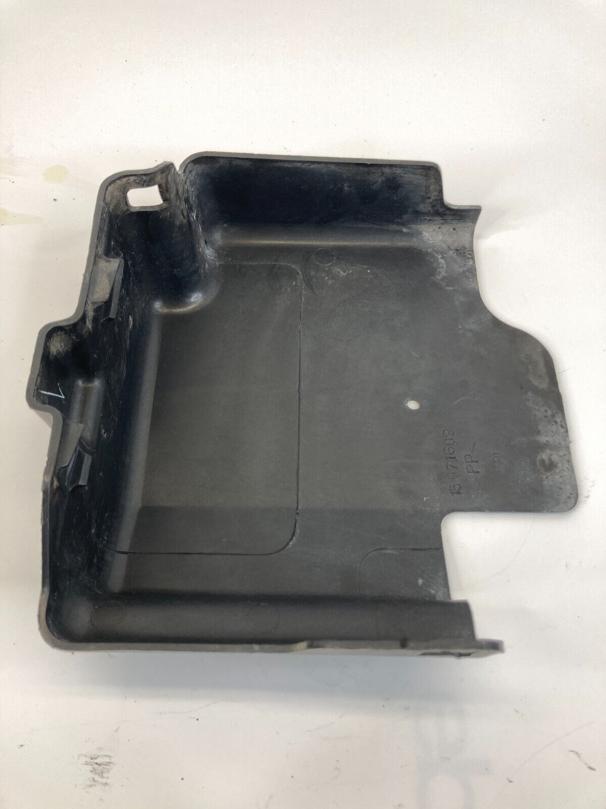 2000-2006 Cadillac Escalade 5.7L Engine Computer ECM ECU PCM Housing Cover Trim