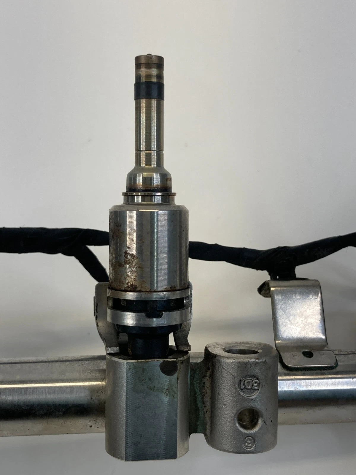 2012-2017 HYUNDAI ACCENT 1.6L FUEL INJECTION RAIL & INJECTOR ASSEMBLY 9162040003