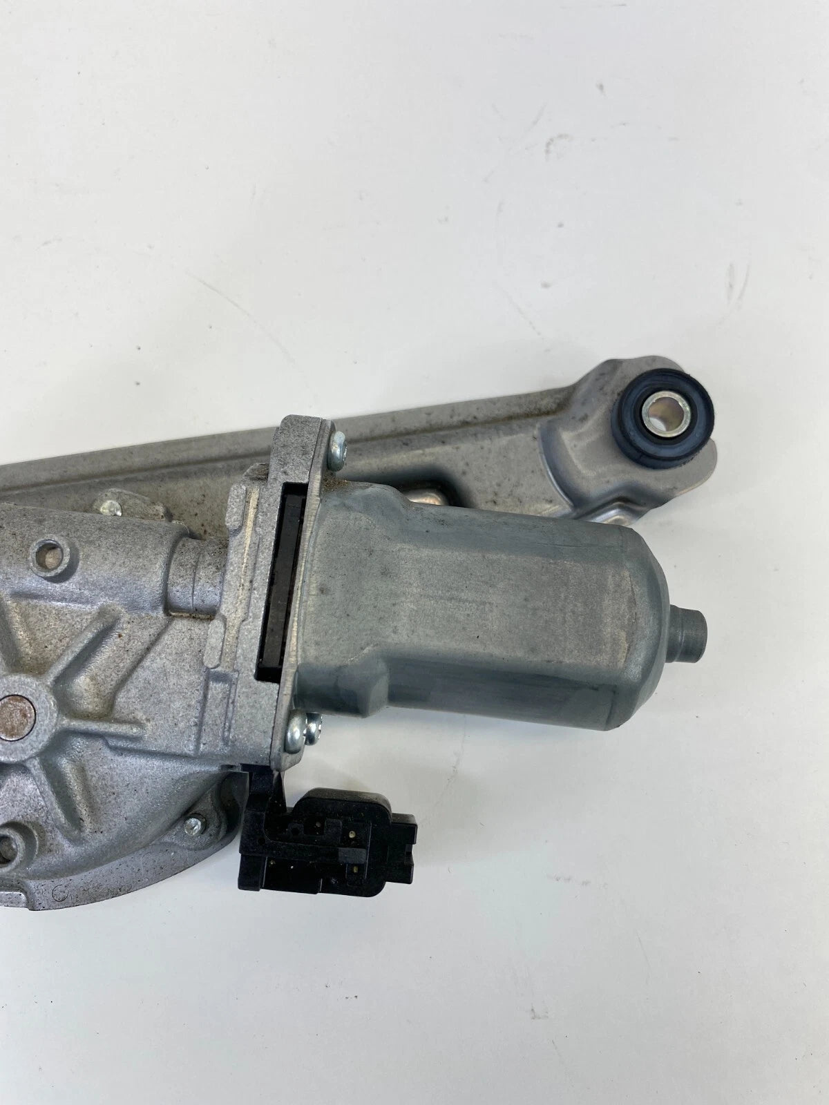 2009-2020 DODGE JOURNEY REAR WINDSHIELD WIPER MOTOR ASSEMBLY UNIT 05178201AC OEM