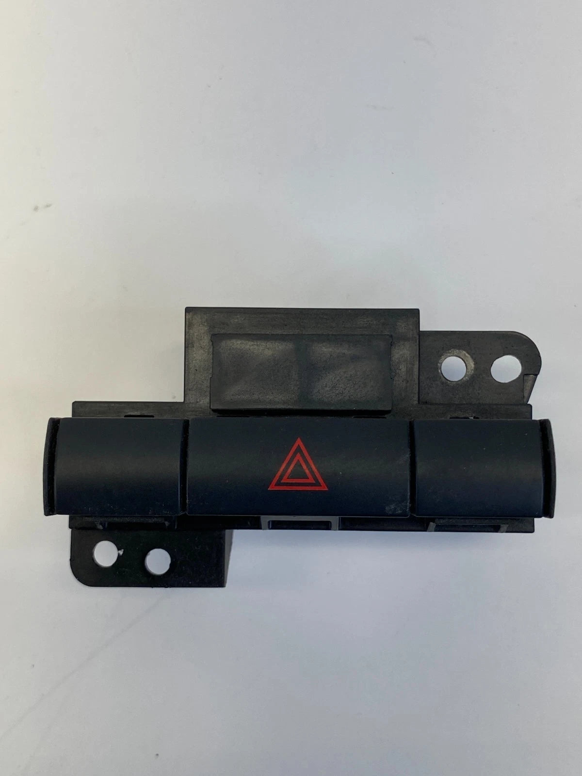 2009 2010 CHRYSLER 300 HAZARD WARNING LIGHT CONTROL SWITCH 68025900AA