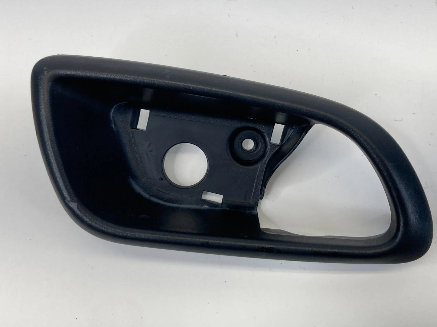 2011-2020 DODGE JOURNEY INTERIOR REAR RIGHT DOOR HANDLE COVER 3001059LFN OEM