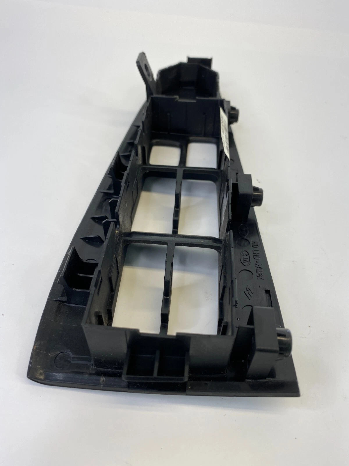 2007-2010 HYUNDAI ELANTRA FRONT LEFT DOOR POWER WINDOW SWITCH BEZEL 93570-2H010