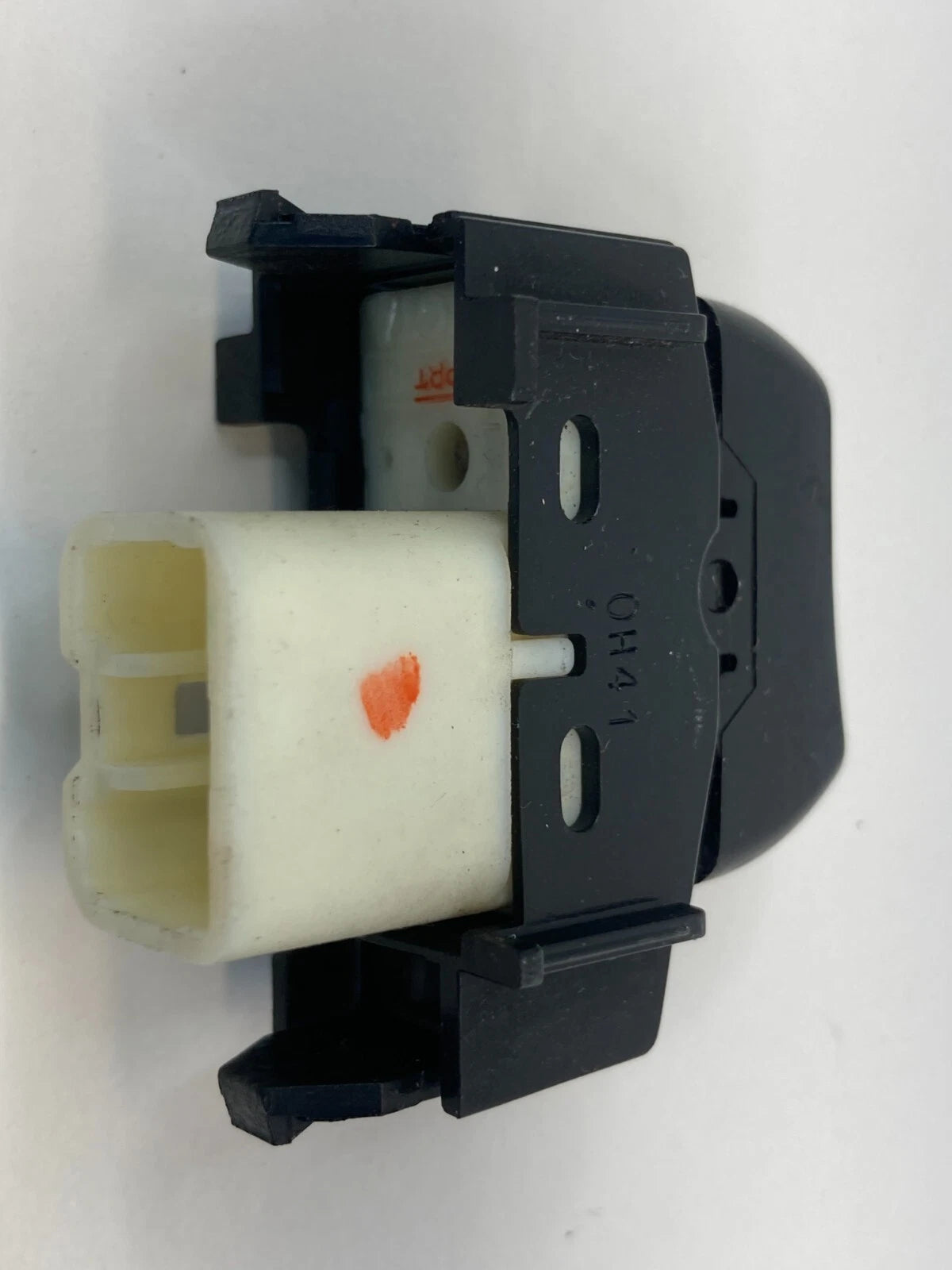 2003-2008 TOYOTA COROLLA COROLLA FRONT RIGHT PASSENGER DOOR LOCK BUTTON SWITCH
