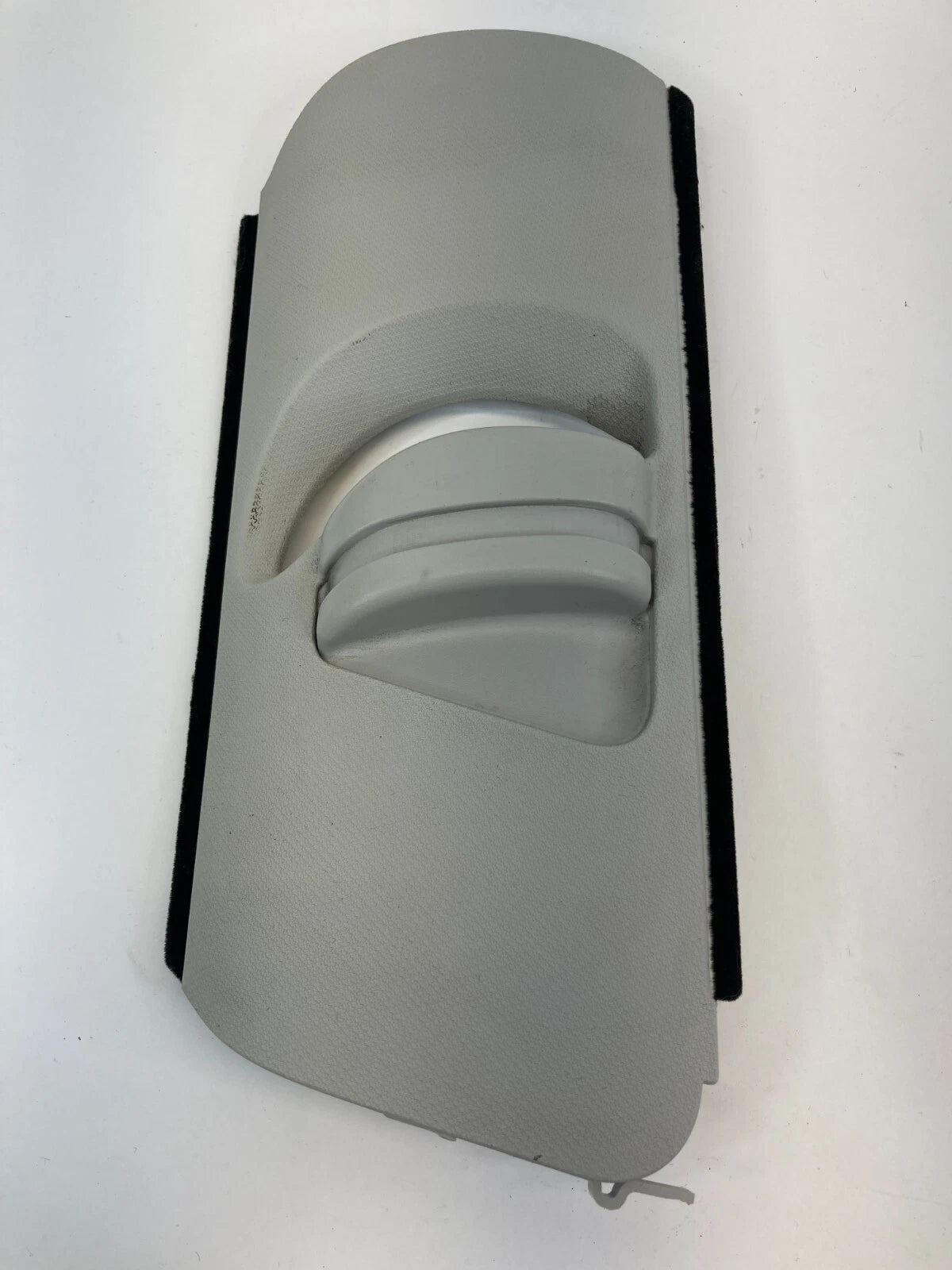 2011-2018 VOLKSWAGEN JETTA LEFT SIDE B PILLAR SEAT BELT ADJUSTER COVER TRIM OEM