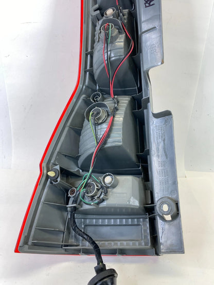 2007-2011 HONDA CR-V REAR RIGHT PASSENGER SIDE TAILLIGHT TAIL LAMP ASSY OEM