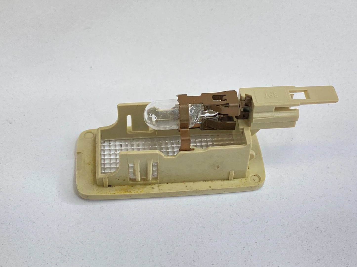 2003-2010 VOLKSWAGEN BEETLE CONVERTIBLE FRONT OVERHEAD INTERIOR MAP LIGHT LAMP
