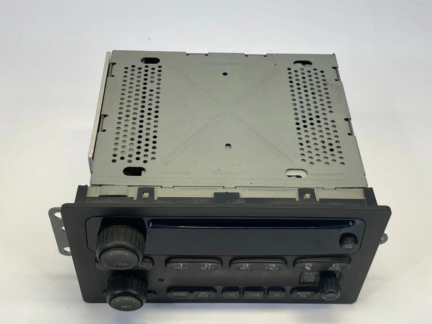 2005-2009 CHEVROLET TRAILBLAZER AM/FM RADIO RECEIVER CD DISC PLAYER 15850275 OEM