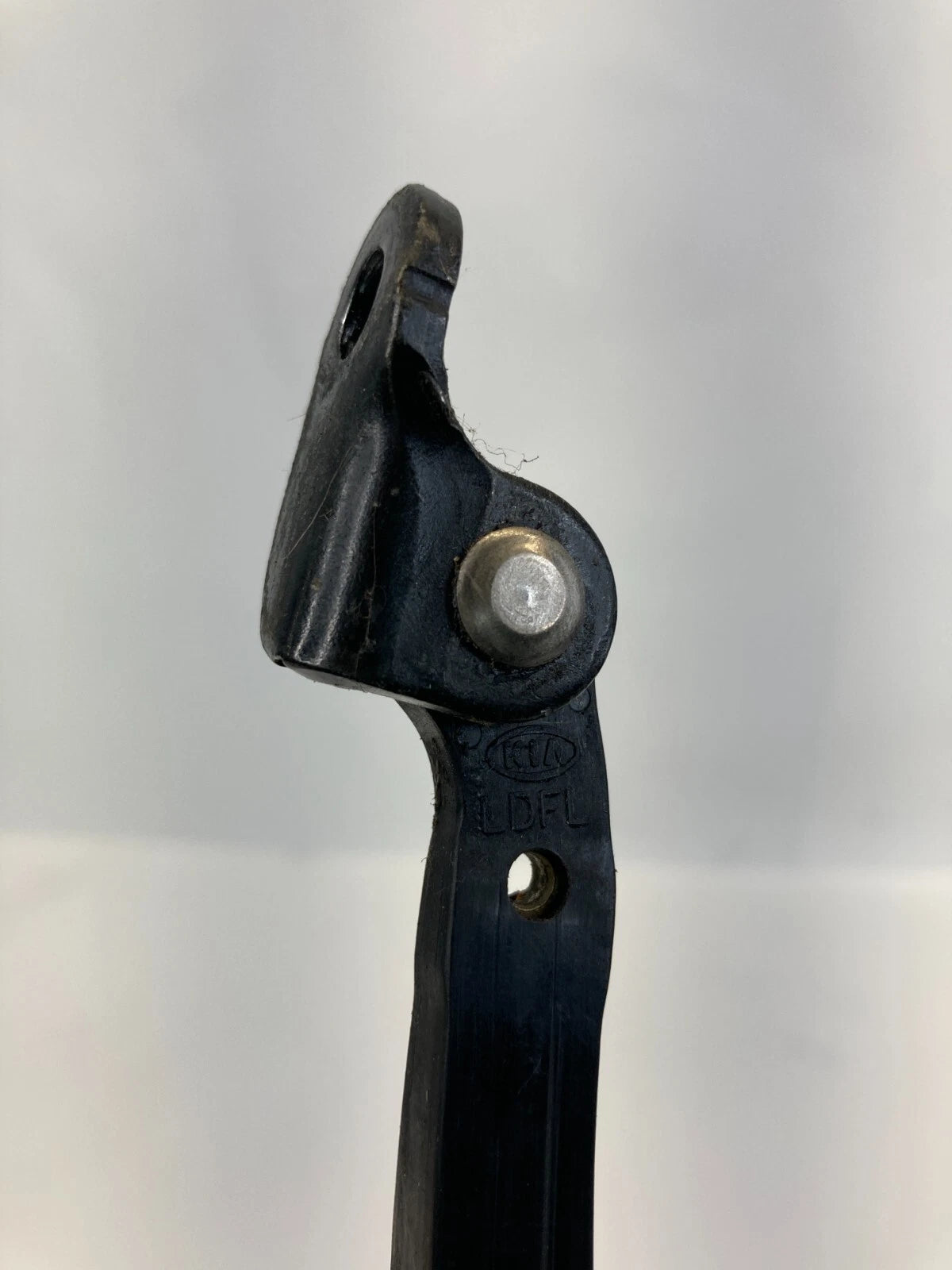 2004-2009 KIA SPECTRA FRONT RIGHT SIDE DOOR STOP STOPPER CHECK STRAP FR RH OEM
