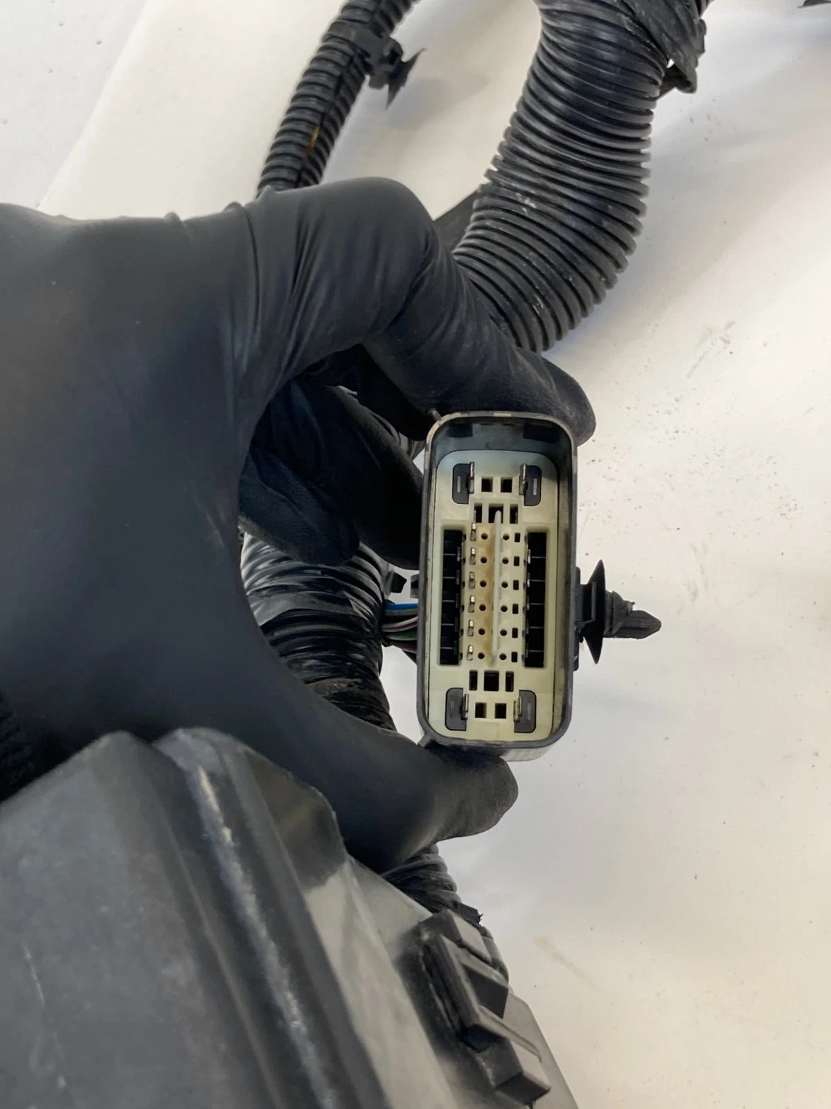 2014 FORD FOCUS HATCHBACK 2.0L A/T POWER DISTRIBUTION FUSEBOX DM5T14K733AC2