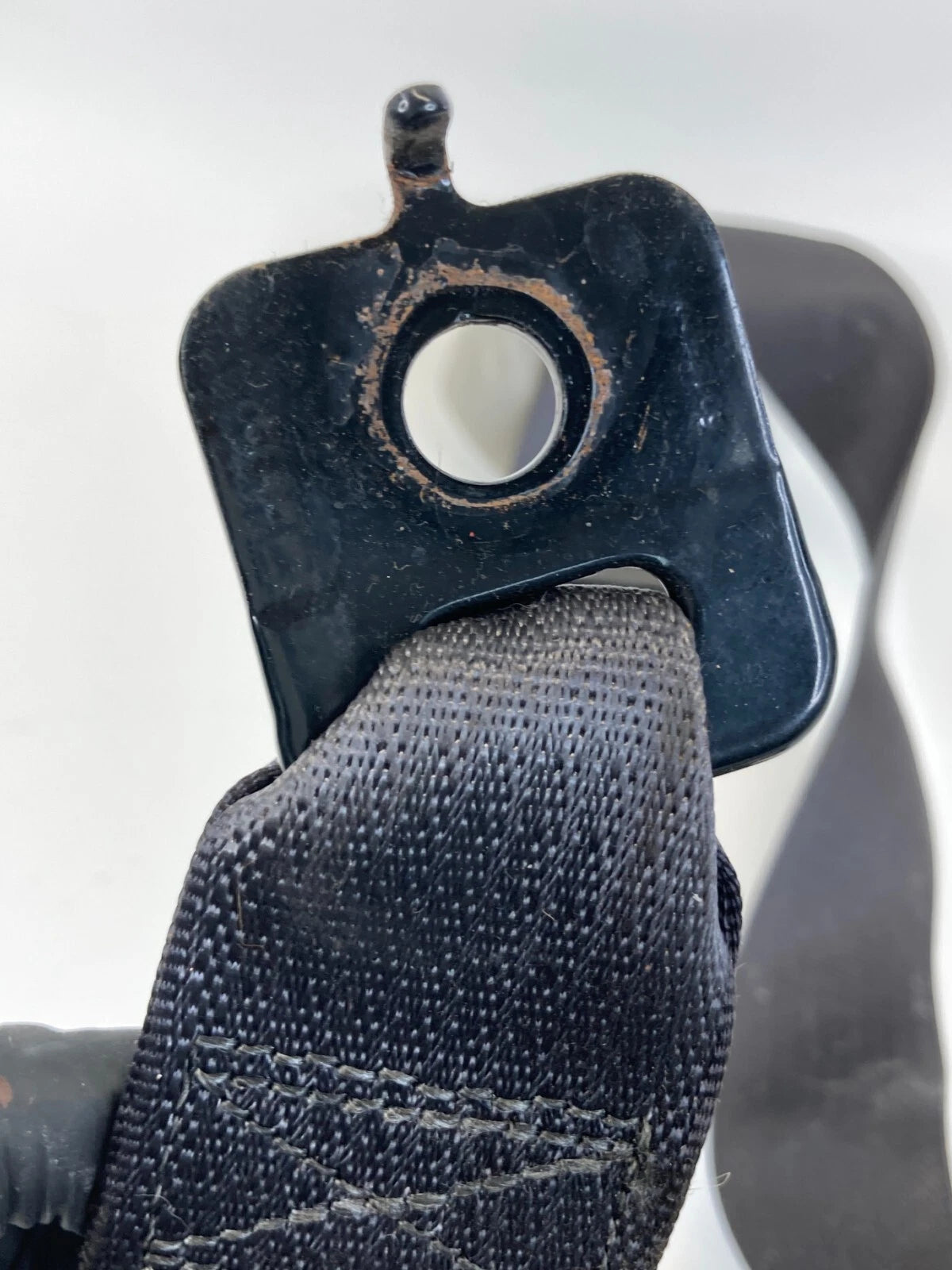 2006-2008 PONTIAC GRAND PRIX RIGHT FRONT PASSENGER SIDE SEAT BELT RETRACTOR OEM