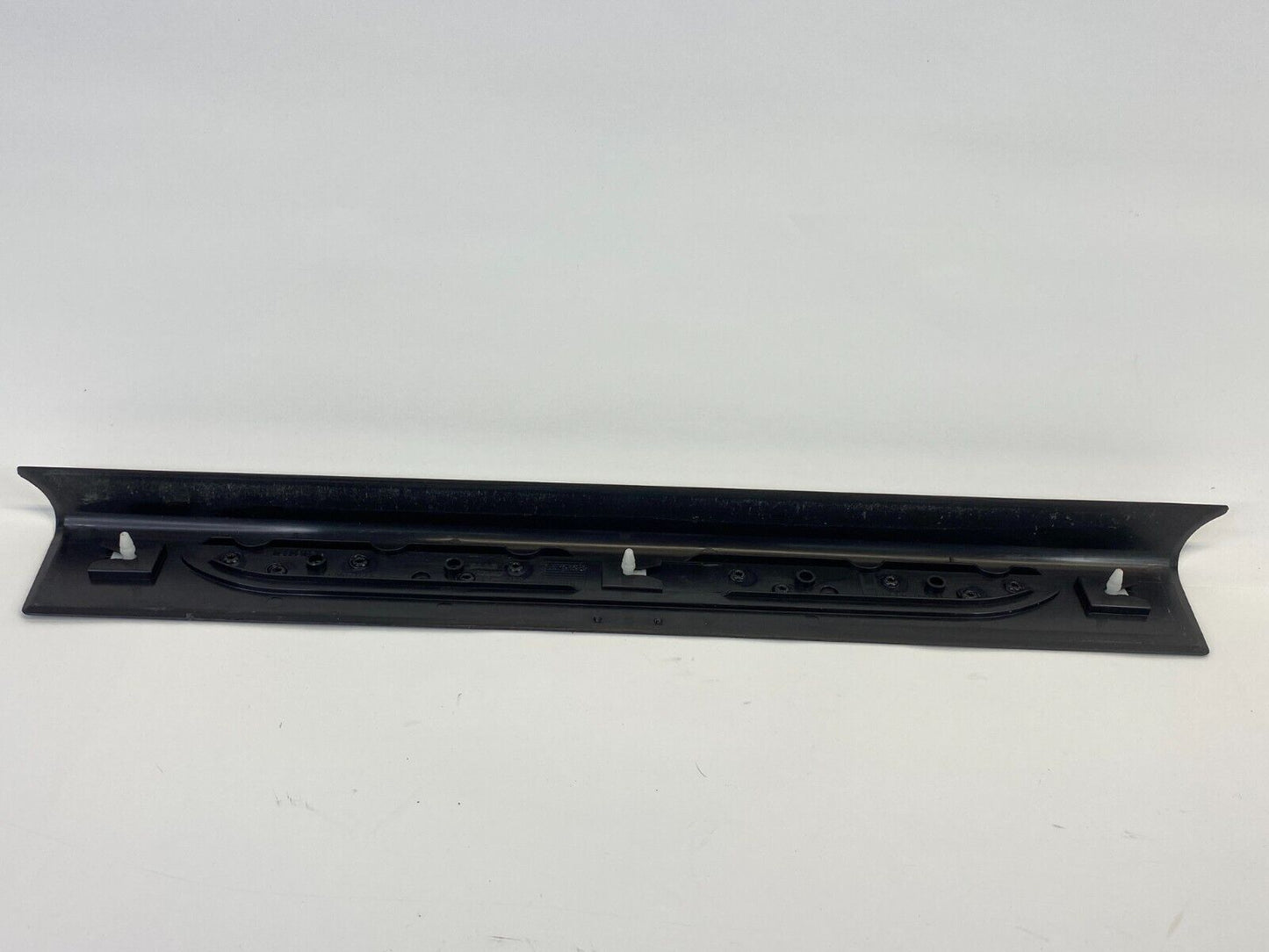 2004-2008 Saab 9-3 Front Right Side Door Scuff Plate Step Trim Panel 12803117