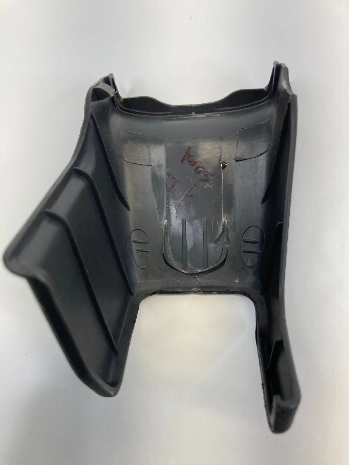 1997-2004 MITSUBISHI MONTERO SPORT FRONT LEFT DRIVER SEAT TRACK COVER CAP TRIM
