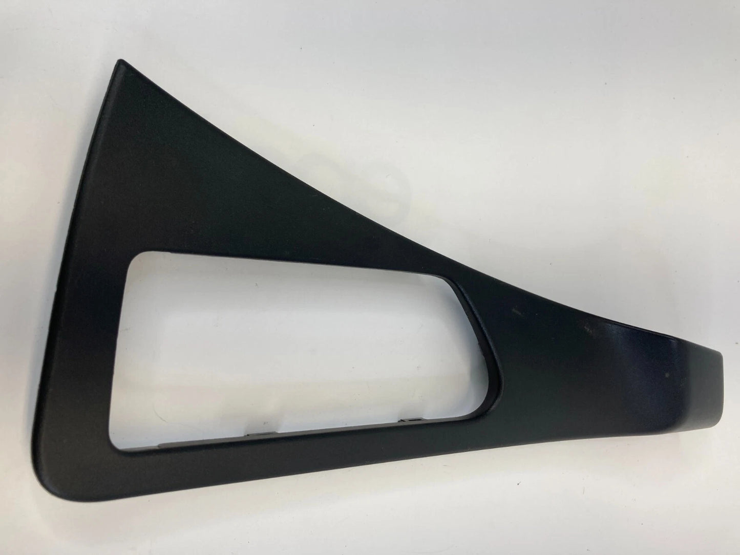 2003-2005 NISSAN MURANO FRONT RIGHT SIDE INTERIOR DOOR HANDLE BEZEL TRIM BEZEL