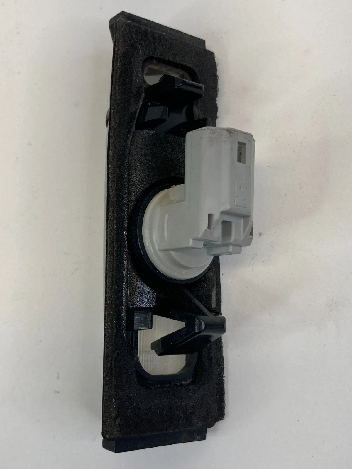 2002-2011 TOYOTA CAMRY REAR TRUNK LID LICENSE PLATE LIGHT LAMP E130553 OEM