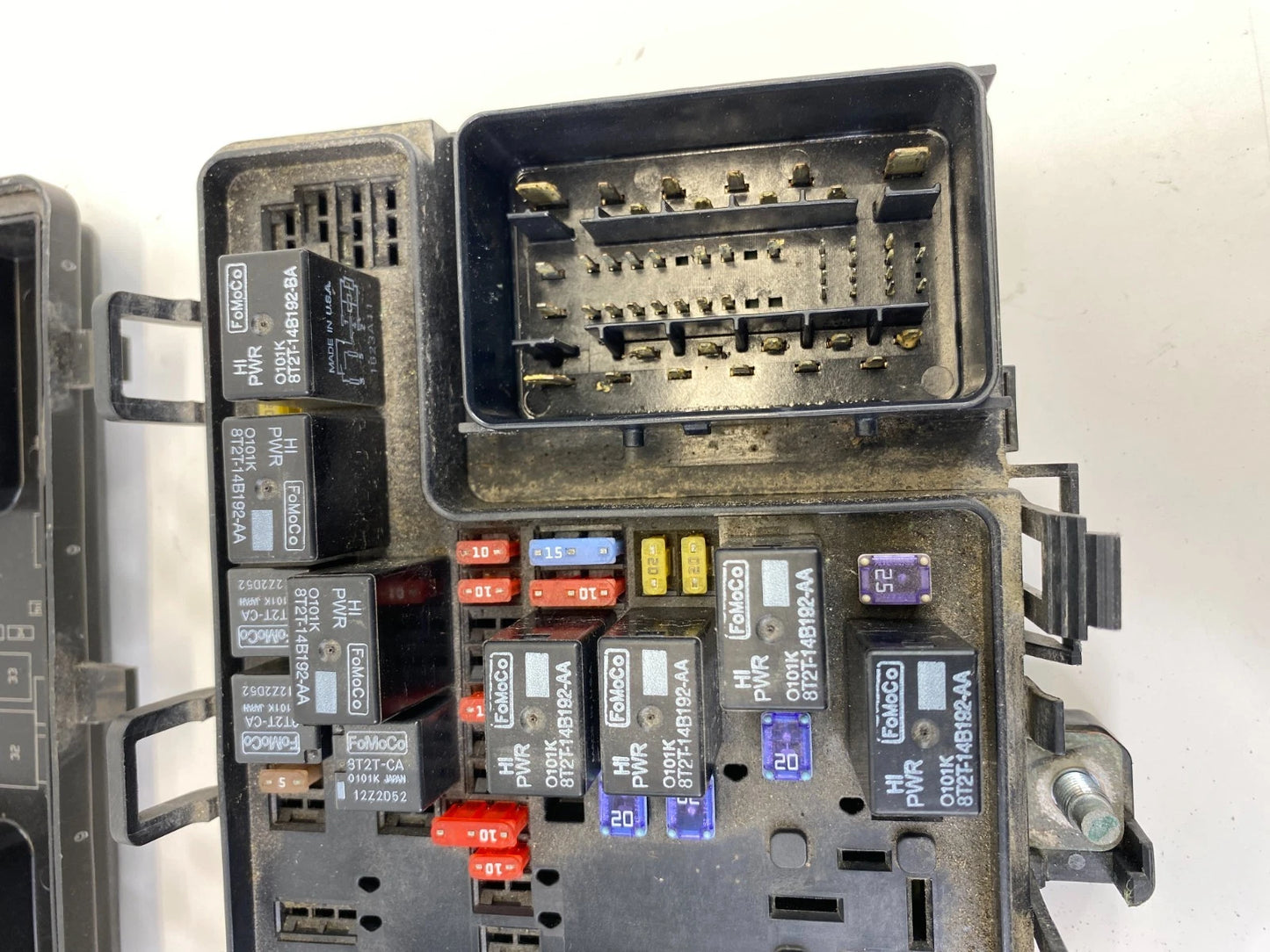 2013-2016 FORD FUSION 2.5L UNDER HOOD ENGINE FUSE RELAY BOX COMPARTMENT W/ COVER