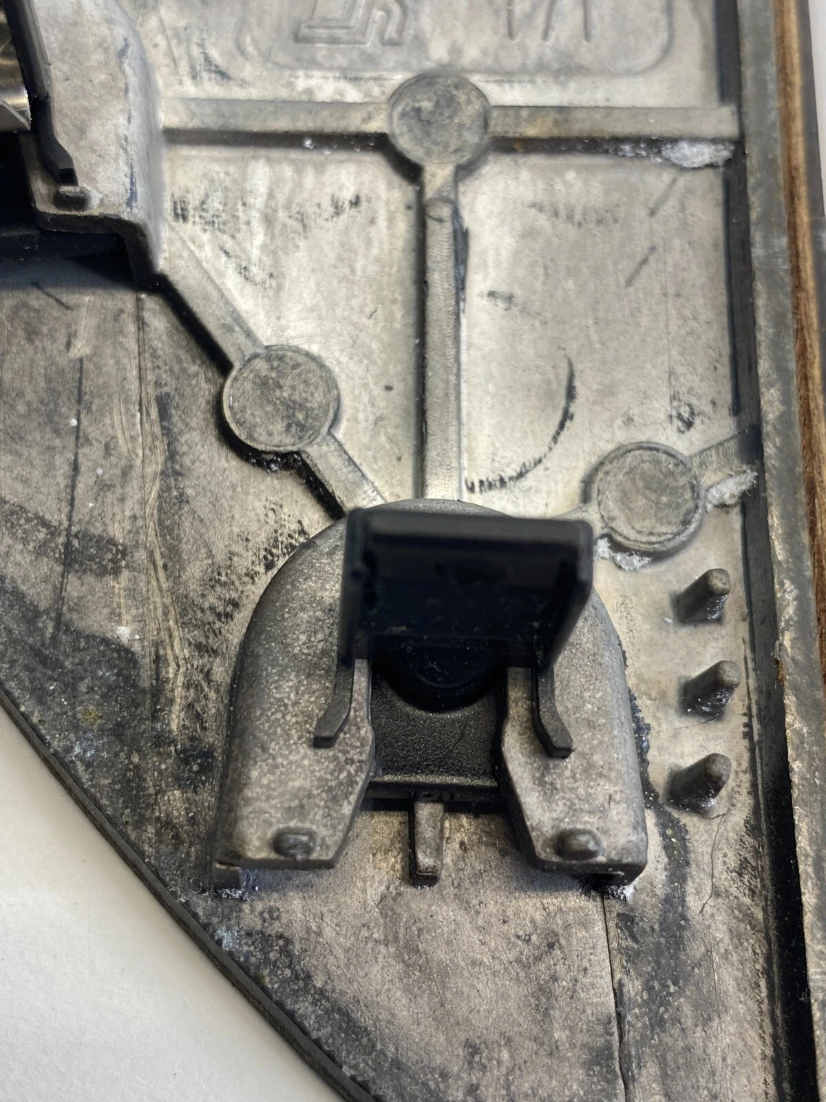 2008-2010 BMW 550I CENTER CONSOLE SHIFTER TRIM PANEL BEZEL 51166974707-01 OEM