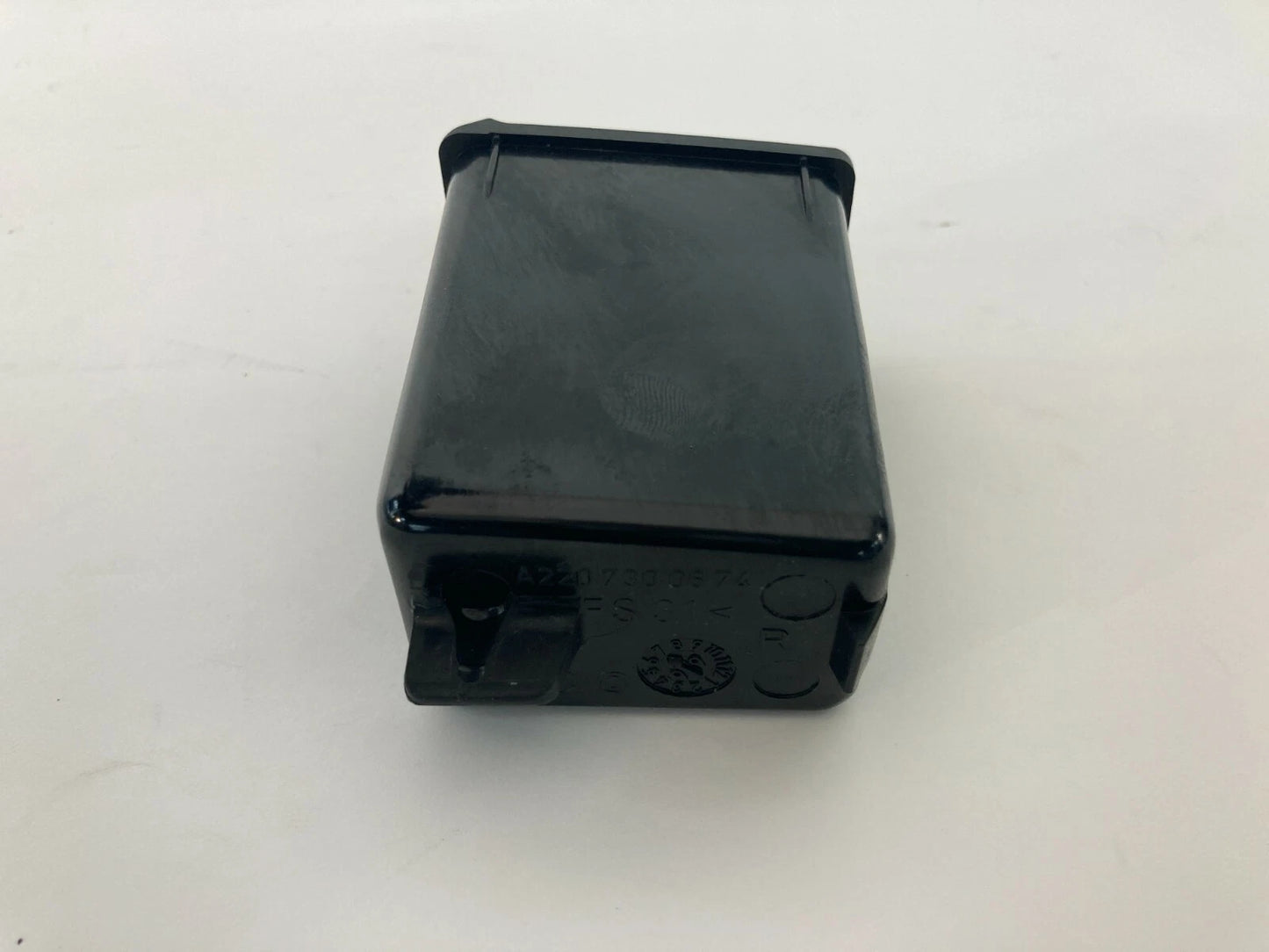 2000-2002 MERCEDES BENZ S500 REAR RIGHT DOOR PANEL ASH TRAY INSERT A2207300674