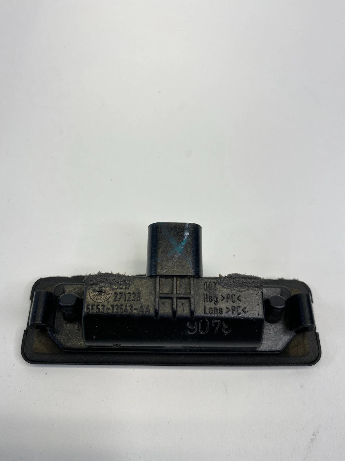 2006-2012 FORD FUSION REAR TRUNK LICENSE PLATE LIGHT LAMP ASSEMBLY 6E53-13543-AA