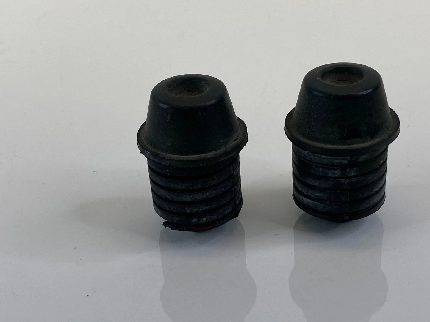 2008-2010 SATURN VUE FRONT HOOD RUBBER STOPPER ADJUSTER CUSHION PAIR SET OEM