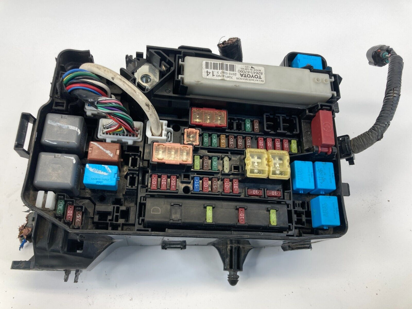 2012-2015 Toyota Prius 1.8L 16V Fuse Box Relay Junction Block 82641-47090 OEM