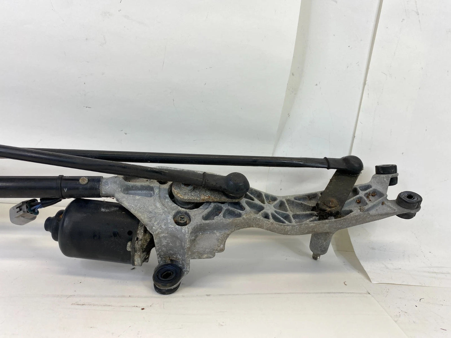 98-05 LEXUS GS400 GS300 WINDSHIELD WIPER TRANSMISSION LINKAGE W MOTOR 8511030420