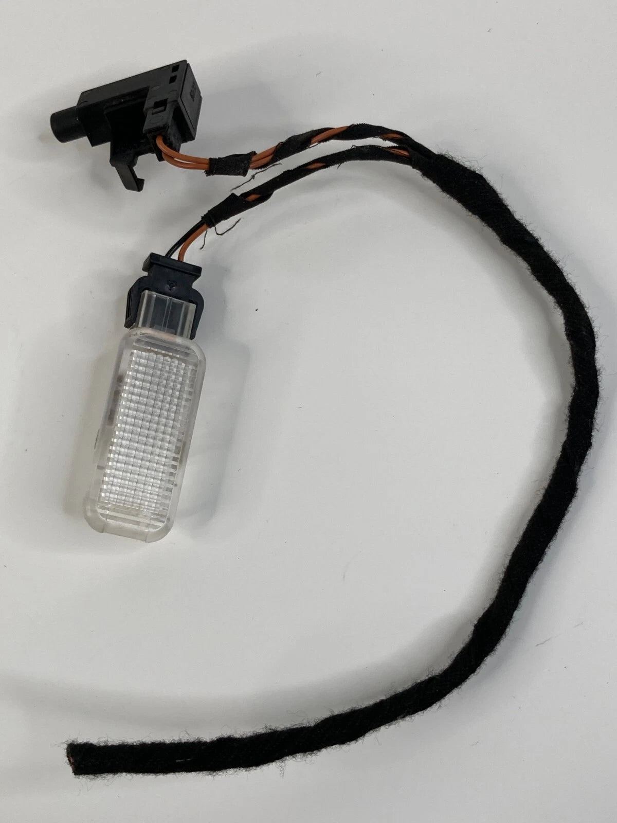 1998-2010 VOLKSWAGEN BEETLE GLOVE BOX COUTESY LIGHT LAMP W/ PARKING BRAKE SENSOR